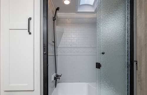 Reddick House | Private Lake Retreat