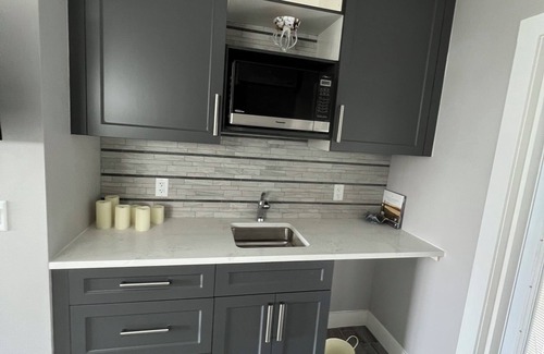 Black Mountain Apartment | Private Lake View Apt