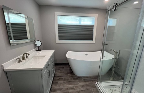 Black Mountain Apartment | Private Lake View Apt