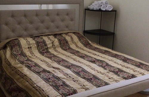 Fairfax House | Private, large suite close to DC,GMU,Inova ,metro.