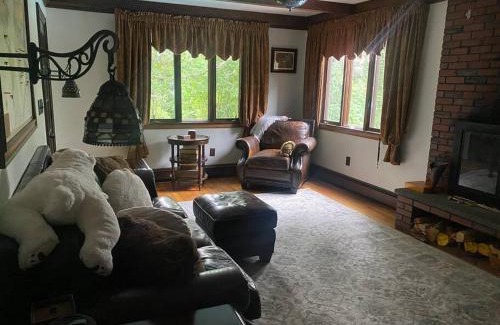 Newton Villa | Private, large villa with heated pool for the summer