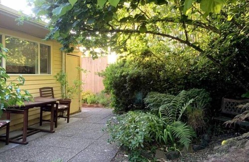 Eugene Apartment | Private & Light - Walk to U of O!