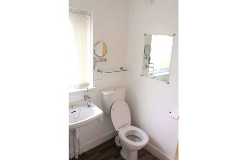 Strathtummel Cottage | Private Loch Access, quiet and comfortable farm cottage.