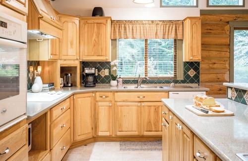 Clinton Cabin | Private Log Cabin on Whidbey Island