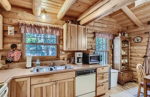 Black Hawk Cabin | Private Log Cabin with wood stove in Black Hawk