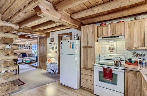 Black Hawk Cabin | Private Log Cabin with wood stove in Black Hawk