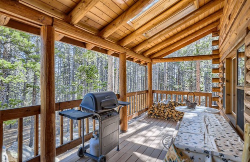 Black Hawk Cabin | Private Log Cabin with wood stove in Black Hawk