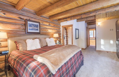 Telluride Cabin | Private log home surrounded by aspen