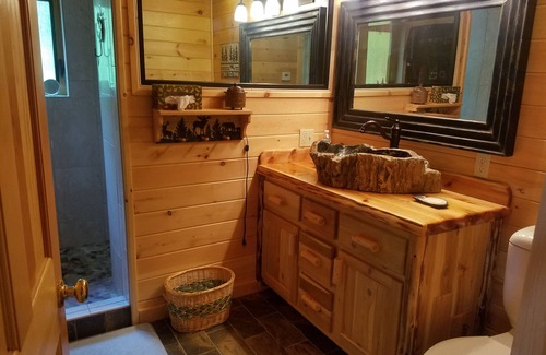 Beaver Cove Cabin | Private Log Home with Beautiful views of Moosehead Lake and Mountains