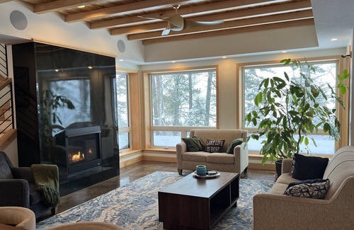 Sturgeon Lake House | Private, modern 4 BR Lakefront home on 10 acres. 4 Bedroom, 3.5 bath