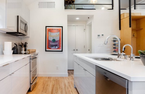 Glenwood Grove - North Iris House | Private & Modern in Central Boulder near Downtown, CU & Google