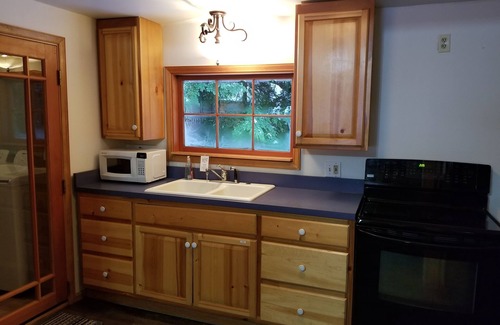 Snoqualmie Pass House | Private Mountain Cabin - Pet friendly and fast internet