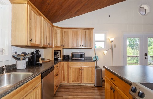 Stanley Cabin | Private Mountaintop Cabin w/Views! (Pet Friendly)
