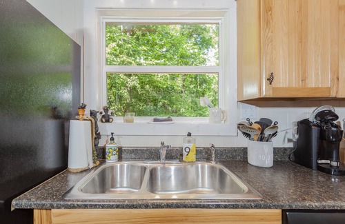 Stanley Cabin | Private Mountaintop Cabin w/Views! (Pet Friendly)