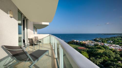 Coconut Grove Apartment | Private Oasis at Arya