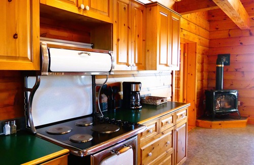 Cabot Trail Cabin | Private Ocean Front & Mountain View Acadian Lodge