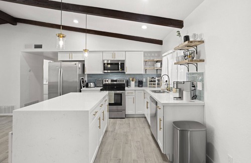 Paradise Valley Village Resort | Private Paradise in Shea Heights, Phoenix