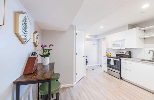 Lower Avenues Apartment | Private Pet Friendly Avenues Suite-❤️ of Downtown!