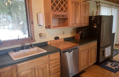 Winter Cabin | Private, Pet Friendly Lakefront Cabin