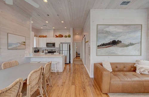 Port Aransas House | Private Pool/3BR/Modern Beach Bungalow/Short Walk to Beach