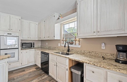 Pass Drury House | Private Pool, Boat Dock, Bay Front - 5 Bedroom Family Friendly Home