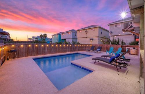 Port Aransas House | Private Pool Game Room Patio Near the Beach Palm House by AvantStay