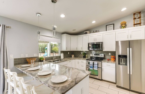 Parque Vista Estates Cottage | Private Pool & Playground: Phoenix Paradise!