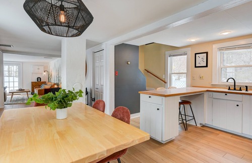 North Conway House | Private POOL within walking distance of NoCo Village!