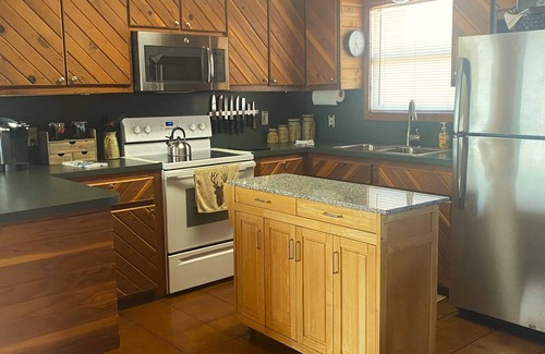 Pipe Creek Cabin | Private, redwood cabin with endless Hill Country views. Horse & dog friendly!