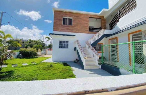 Nagua Apartment | Private Residence ‘Nueva Nagua’ - King Bed with AC, WiFi & Hot Water