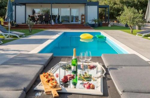 Kastel Sucurac Resort | Private Resort Lumianni- 2 Houses