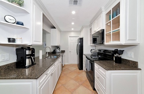 Sarasota Springs House | Private Retreat! 3D Tour! New Hot Tub & Salt Water Pool!