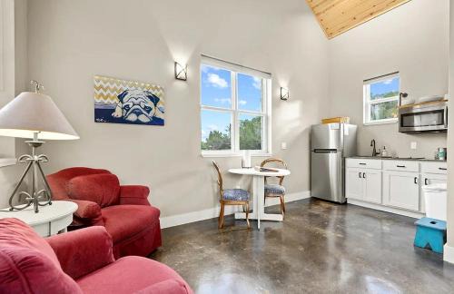 Dripping Springs House | Private Romantic Cottage for an Unforgettable Couples Retreat to Texas Hill Country near Dripping Springs, Texas