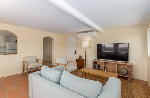Cave Creek Cottage | Private,romantic and charming mid-century cottage with panoramic views