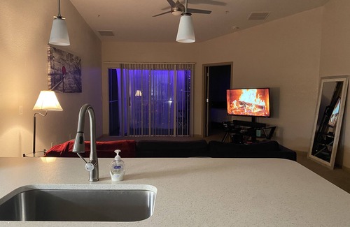 Park Central Apartment | Private room/bathroom minuets from Disney