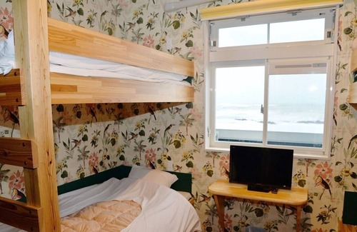 Aoshima House | Private room Bunk bed of Obi cedar from Miyazaki / Miyazaki Miyazaki