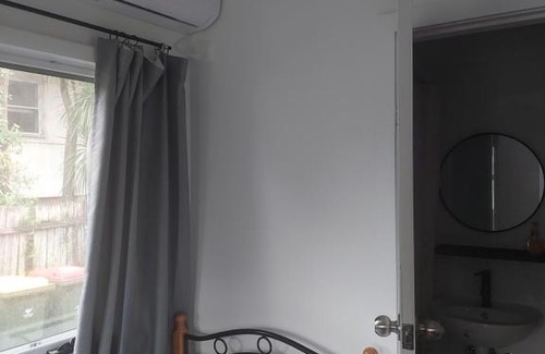 Gwynneville House | Private Room- Gwynneville