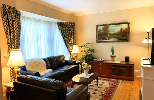 Niagara Falls Bed & Breakfast | Private Room Honey Room 15 MINS WALK to Falls