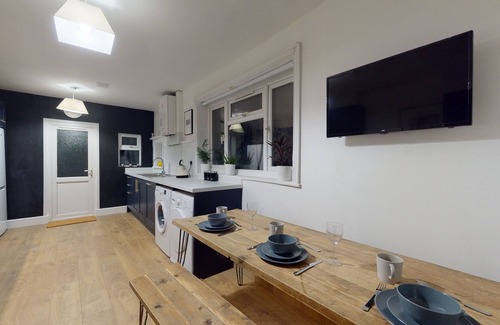 Woodside Apartment | Private Room in a Shared Home