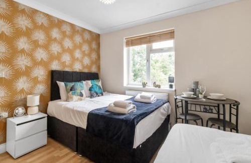 White Hart Lane House | Private Room in North London Near Tube and Tottenham Hotspur