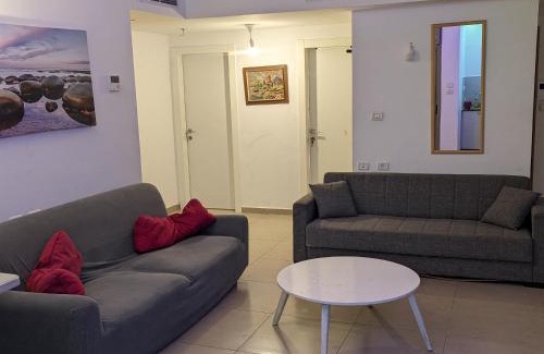 Kiryat HaLeom Apartment | Private room in shared Apartment