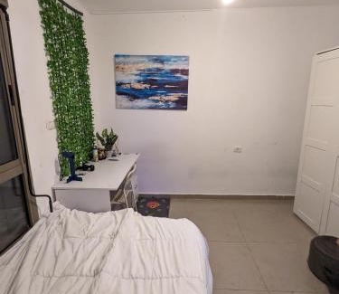 Kiryat HaLeom Apartment | Private room in shared Apartment