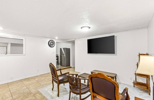 La Marque House | Private Room near Texas City/Gaveston #3