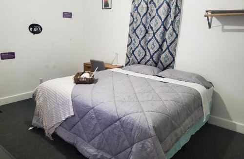 South Louisville House | Private Room Near to Downtown Churchill Downs UofL Airport &Kentucky Expo Center