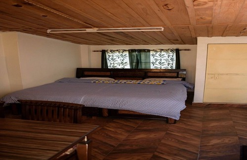 Dehradun House | Private Room near Woodstock School
