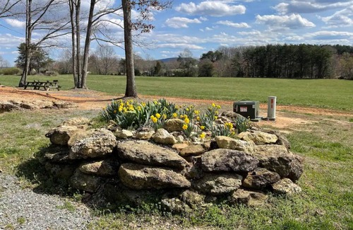 Pilot Mountain House | Private Room