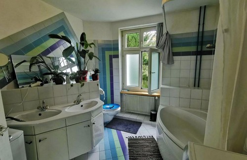 Munchenstein House | Private room with 6 beds, for groups or for family