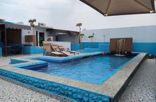 Al Hadd Cabin | Private Rooms in Shared Beach Chalet - 1