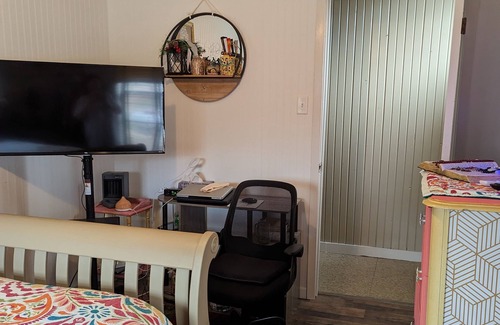 Negreet House | Private Rooms -Medical Staff/Professional/Fishing Pros? Sabine Riverfront!