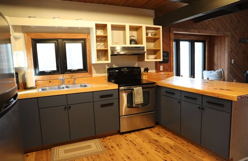 Birchview by the Saco House | Private Saco River Beach access, Storyland & Attitash 3 miles away